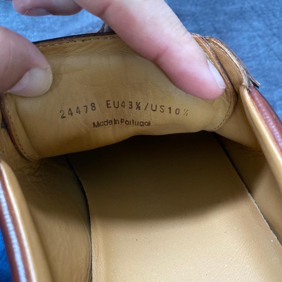 Men's Magnanni Low Top Sneakers - Picture 6 of 11